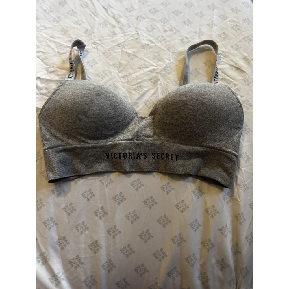 Victoria's Secret Lined T Shirt Bra Bralette Sz Medium Gray Logo EUC CT2